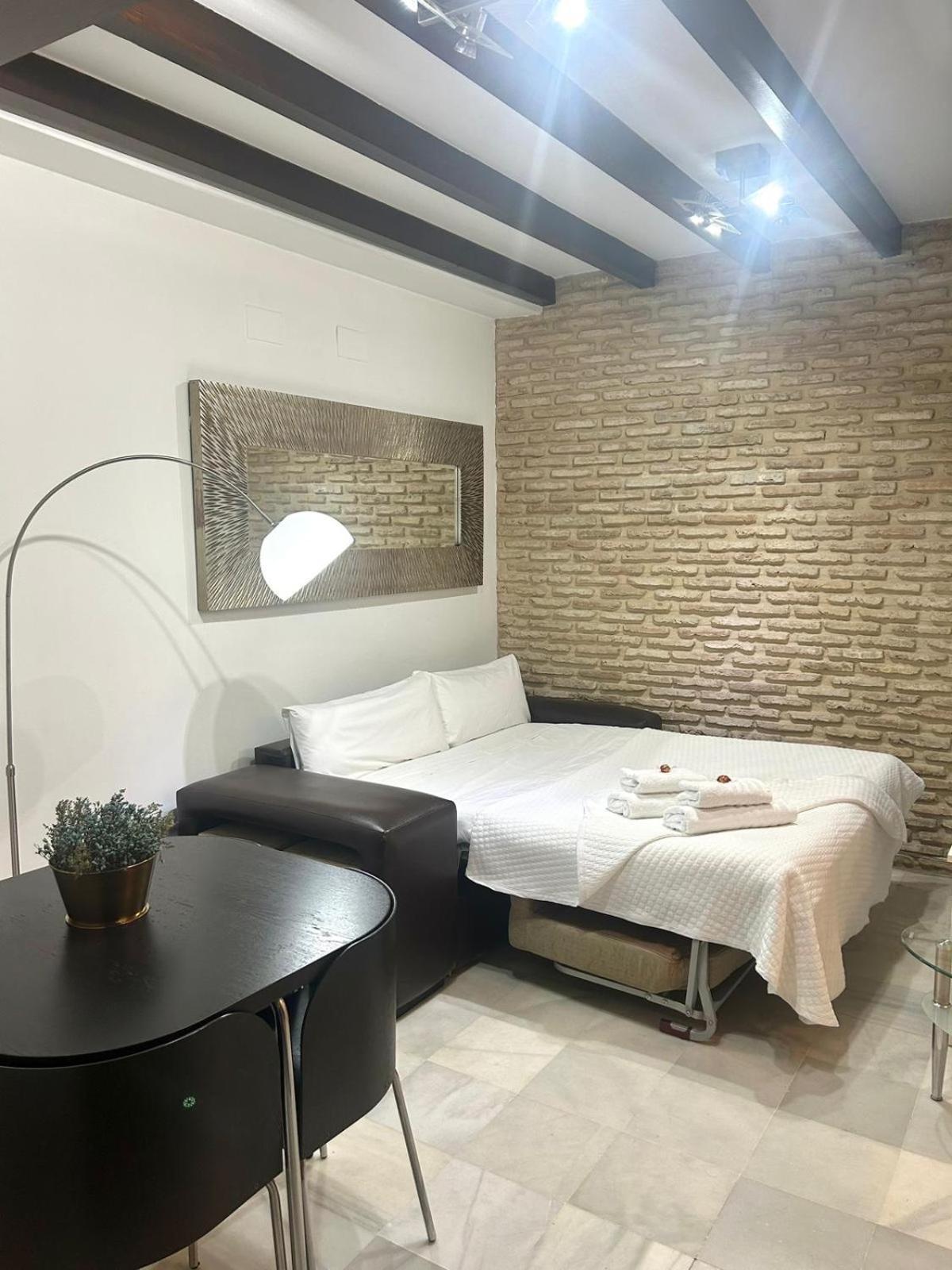 Triana Apartment Sevilla Buitenkant foto